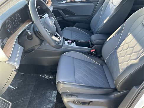 New 2026 Volkswagen Tiguan SEL R-Line image 15