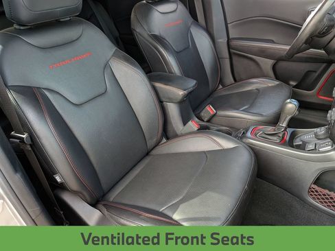 Used 2021 Jeep Compass Trailhawk w/ Sun and Sound Group AWD/4WD image 35