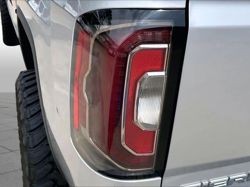 Used 2018 GMC Sierra 1500 SLT w/ Texas SLT Premium Package AWD/4WD image 28