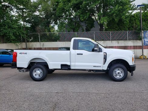 Used 2025 Ford F250 XL w/ XL Driver Assist Package AWD/4WD image 4