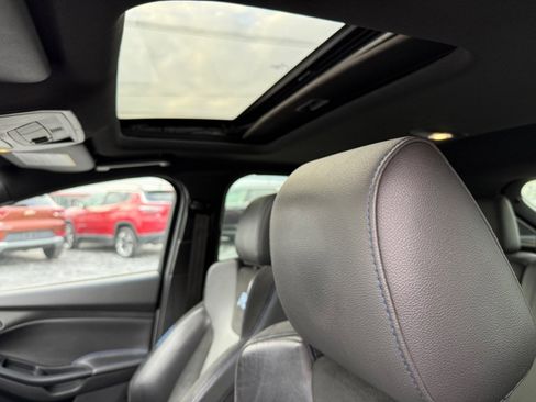 Used 2017 Ford Focus RS image 24