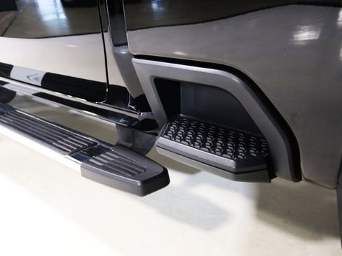 Used 2022 Chevrolet Silverado 2500 LT w/ Convenience Package AWD/4WD image 11