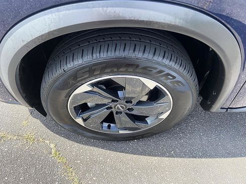 Certified 2025 Nissan Rogue SV AWD/4WD image 9