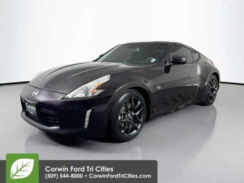 Used 2017 Nissan 370Z Coupe RWD image 5
