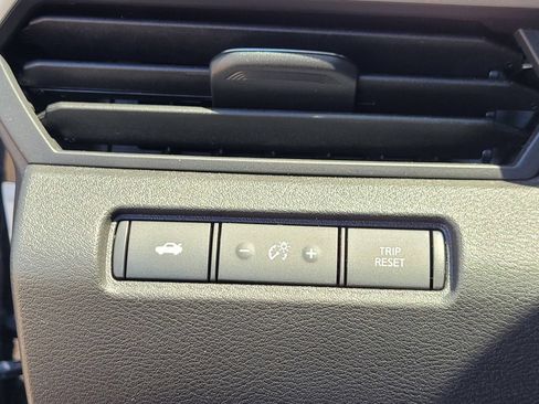 Used 2025 Nissan Altima 2.5 SV FWD image 26
