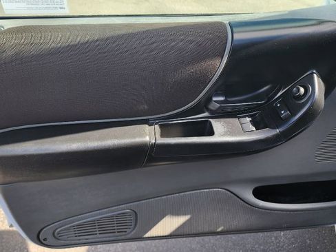 Used 2009 Ford Ranger XLT image 10