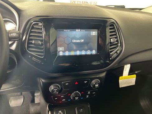 Used 2019 Jeep Compass Altitude image 19