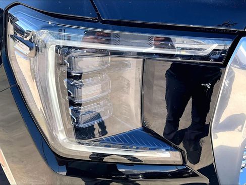 Used 2022 GMC Yukon XL Denali image 28