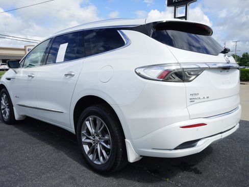 Used 2023 Buick Enclave Avenir AWD/4WD image 3