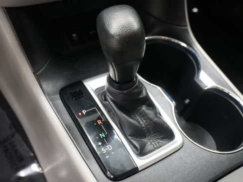 Used 2019 Toyota Highlander LE FWD image 22