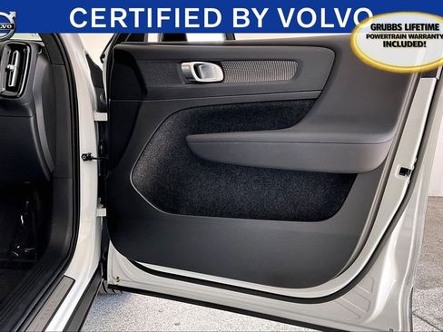 Certified 2025 Volvo XC40 B5 Plus image 26