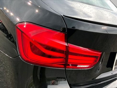 Used 2018 BMW M3 RWD image 29