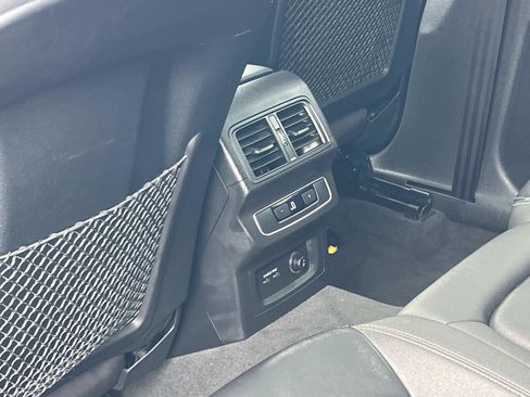 Used 2021 Audi Q5 Premium w/ Convenience Package image 23