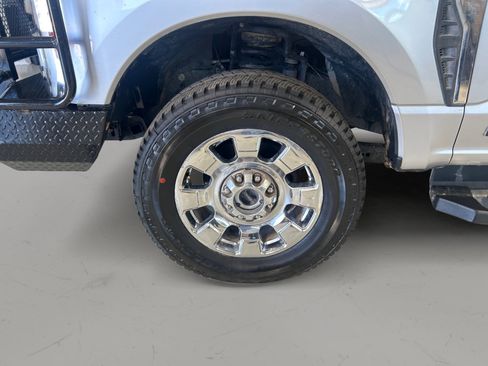 Used 2023 Ford F250 Lariat w/ Chrome Package AWD/4WD image 8