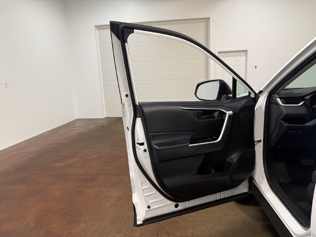 Used 2023 Toyota RAV4 LE AWD/4WD image 56