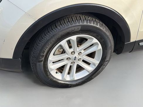 Used 2017 Ford Explorer XLT w/ Equipment Group 201A image 30