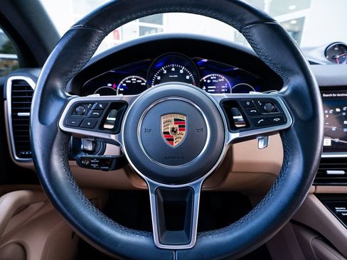 Used 2023 Porsche Cayenne Platinum Edition AWD/4WD image 33