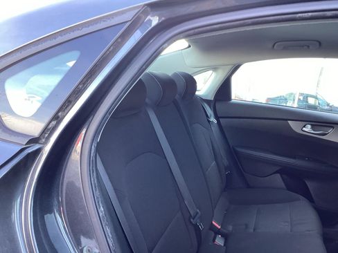 Used 2019 Kia Forte LXS image 17