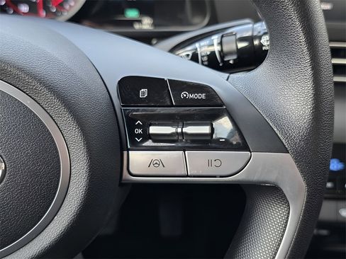 Used 2023 Hyundai Elantra SEL image 27