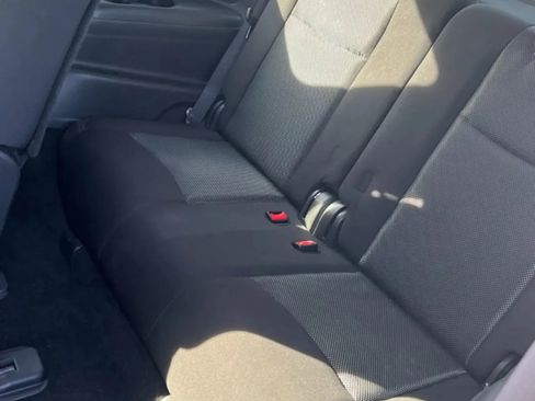 Used 2017 Nissan Pathfinder SV image 10