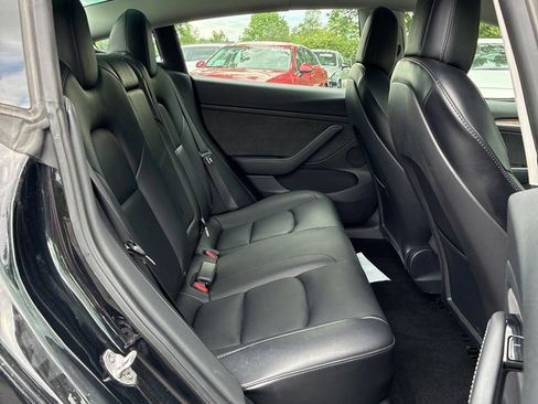 Used 2022 Tesla Model 3 Standard Range RWD image 11