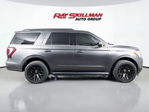 Used 2020 Ford Expedition XLT w/ Equipment Group 201A AWD/4WD image 8