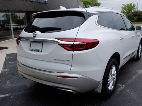Used 2019 Buick Enclave Essence FWD image 3