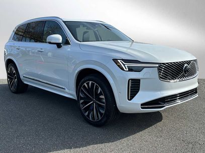 New 2025 Volvo XC90 B5 Plus w/ Protection Package Premier
