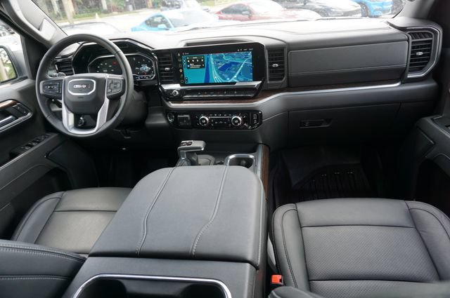 Used 2025 GMC Sierra 1500 Elevation w/ LPO, Elevation Black Package AWD/4WD image 6