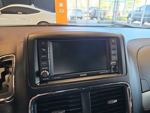 Used 2018 Dodge Grand Caravan GT FWD image 23