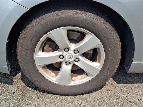 Used 2012 Toyota Sienna LE w/ Towing Pkg FWD image 4