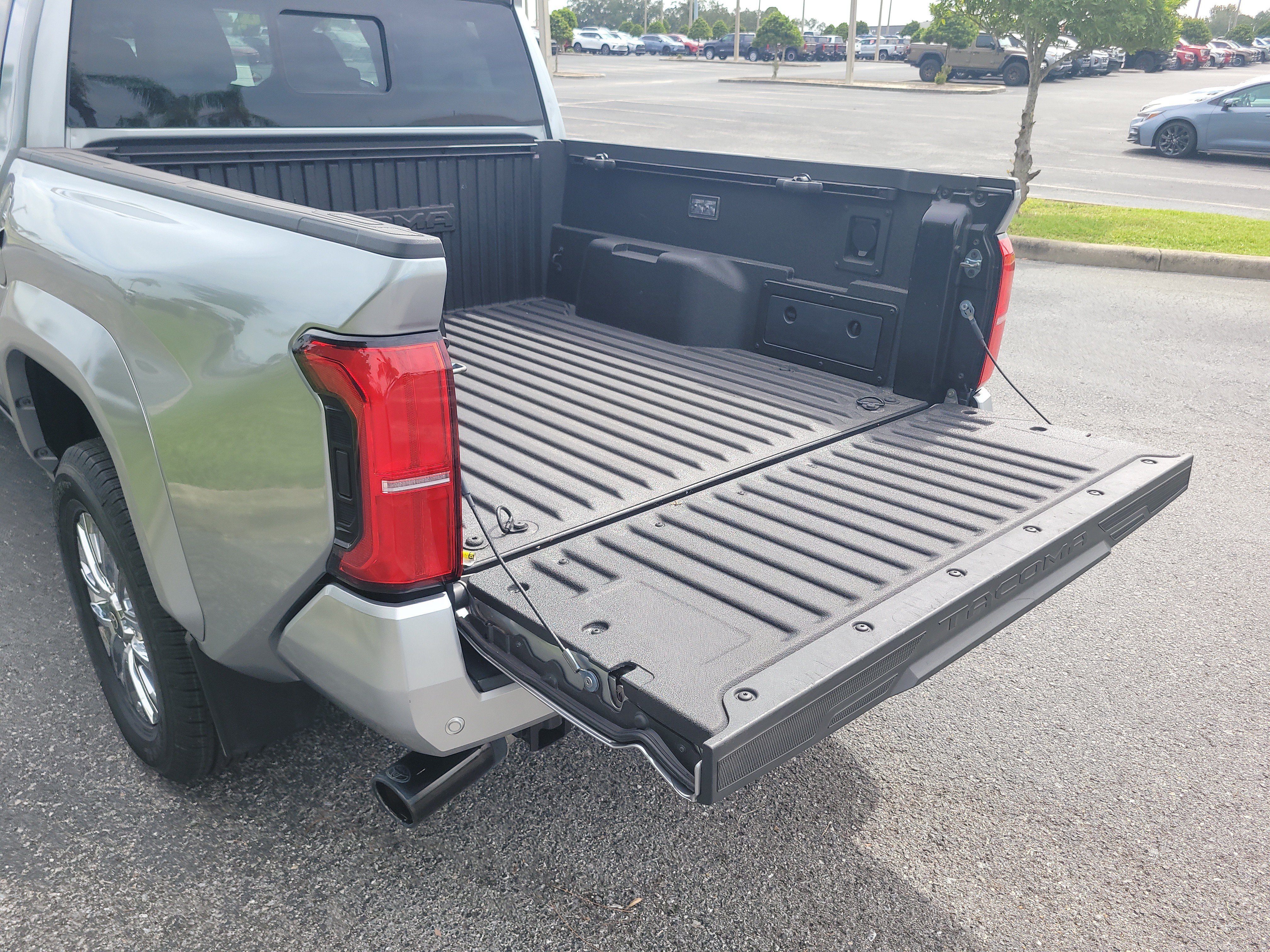 Certified 2024 Toyota Tacoma Limited w/ Limited Package (LT) AWD/4WD image 12
