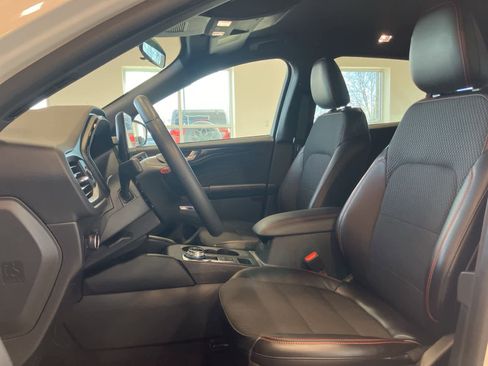 Used 2024 Ford Escape ST-Line w/ Tech Pack #1 image 11