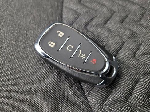 Used 2024 Chevrolet Equinox LT image 32