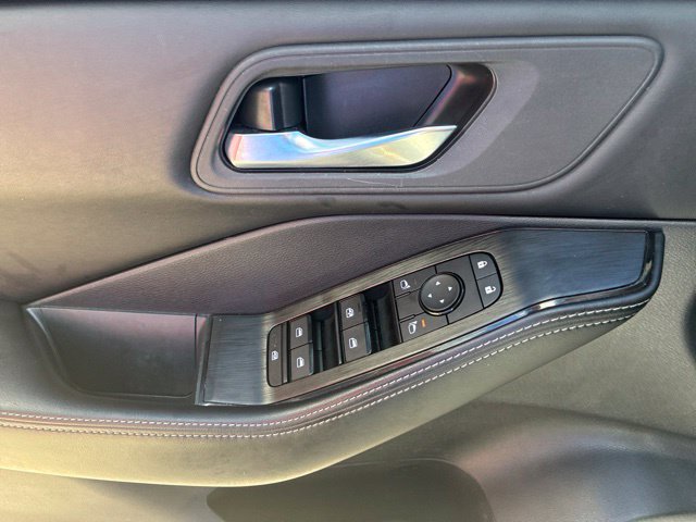 Used 2024 Nissan Rogue SV FWD image 20