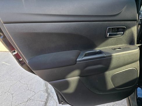 Used 2020 Mitsubishi Outlander Sport ES image 14