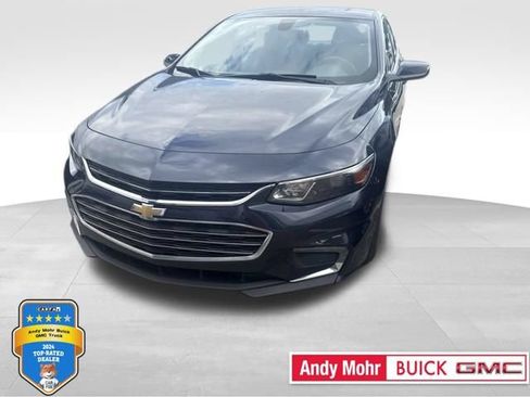 Used 2017 Chevrolet Malibu LT FWD image 1