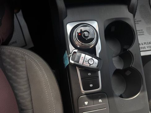 Used 2021 Ford Escape SE FWD image 16