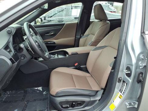 Used 2025 Lexus ES 350 w/ Premium Package image 15