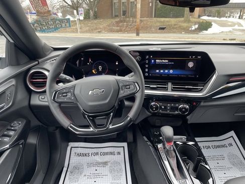 Used 2025 Chevrolet Trax RS w/ Driver Confidence Package image 15