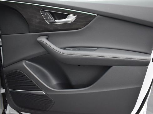 Used 2023 Audi Q8 Premium Plus image 30