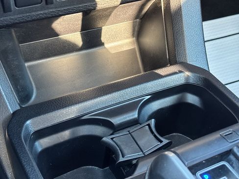 Used 2020 Toyota Tacoma SR5 RWD image 27
