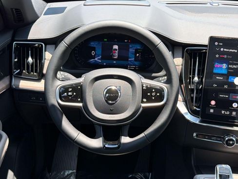 New 2026 Volvo XC90 T8 Ultra w/ Protection Package AWD/4WD image 17