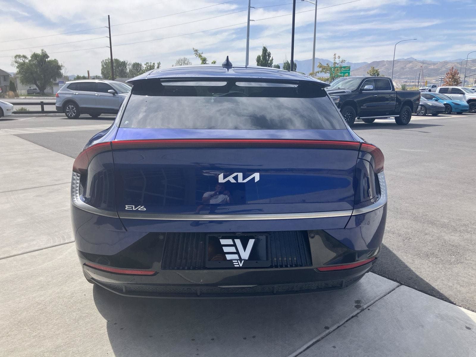Used 2022 Kia EV6 Wind w/ Wind Technology Package AWD/4WD image 7