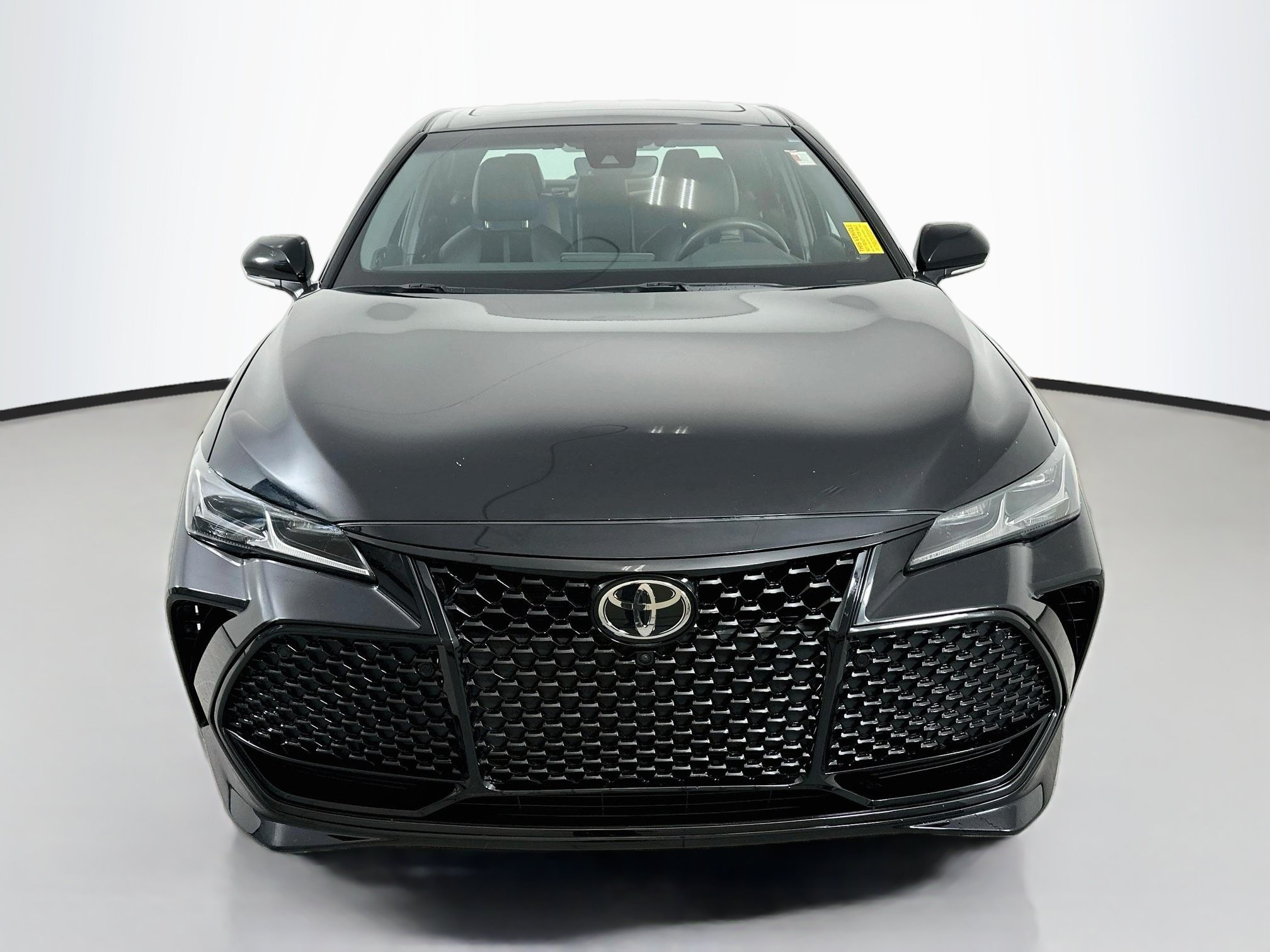 Used 2022 Toyota Avalon Touring w/ Advanced Safety Package FWD image 2