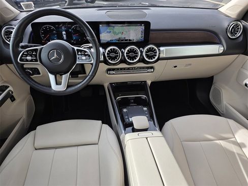 Certified 2022 Mercedes-Benz GLB 250 4MATIC image 16
