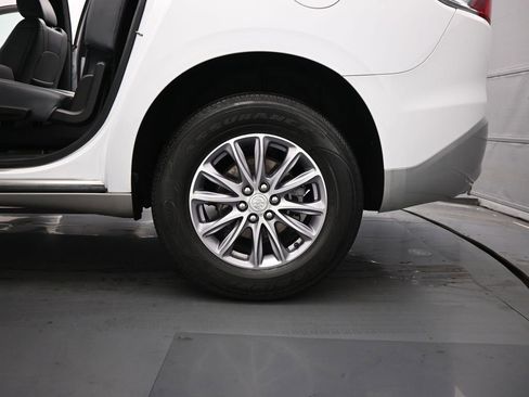 Used 2022 Buick Enclave Essence image 21