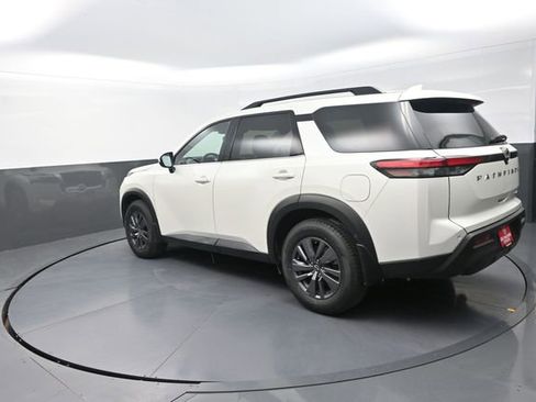 Used 2023 Nissan Pathfinder SV AWD/4WD image 13