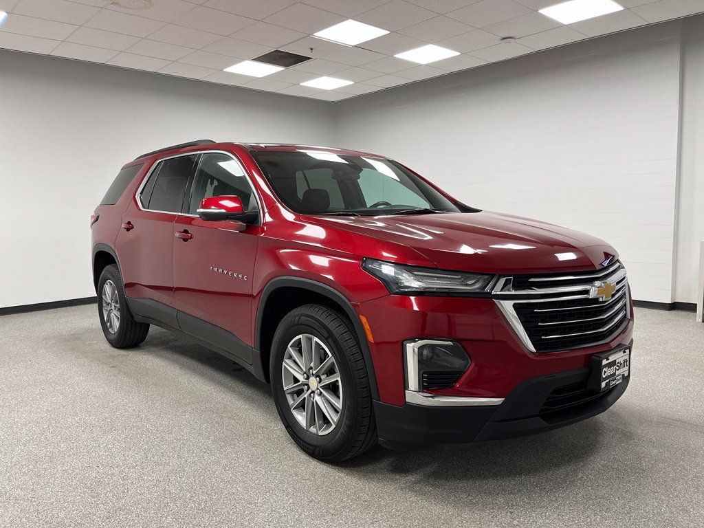 Used 2023 Chevrolet Traverse LT AWD/4WD image 2