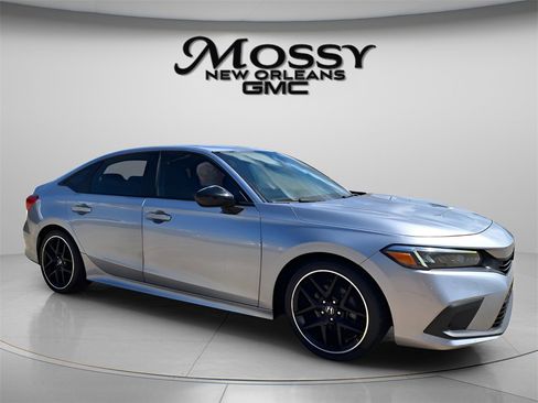 Used 2022 Honda Civic Sport image 3